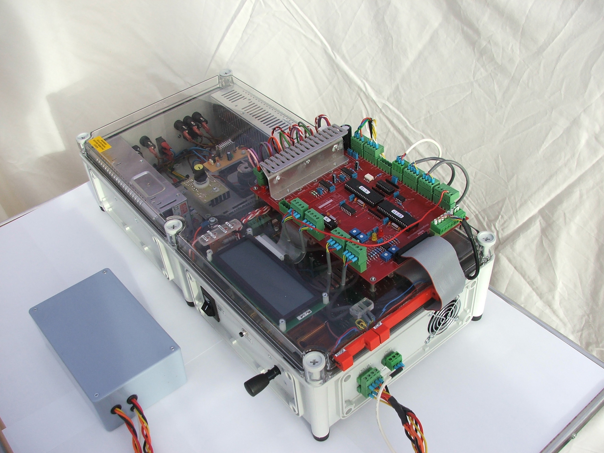 Test rig for mimicking a card folding machine