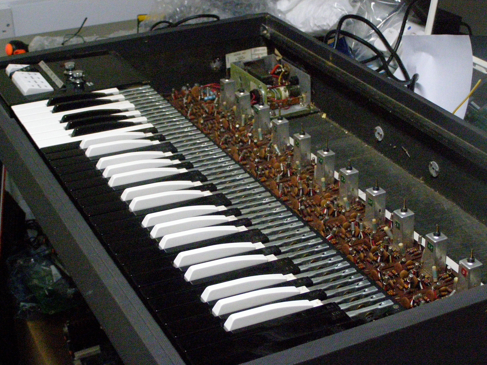 Stripping down old VOX Jaguar