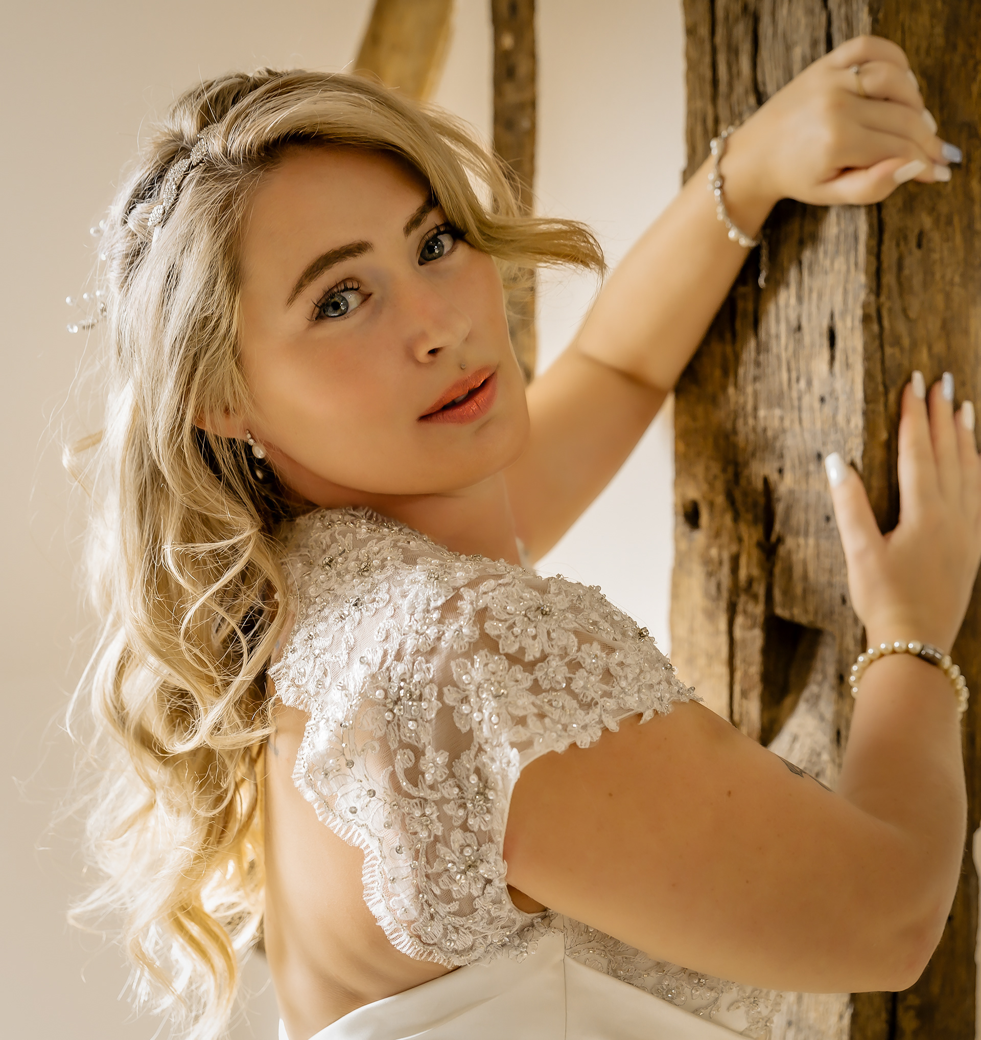 bride pose