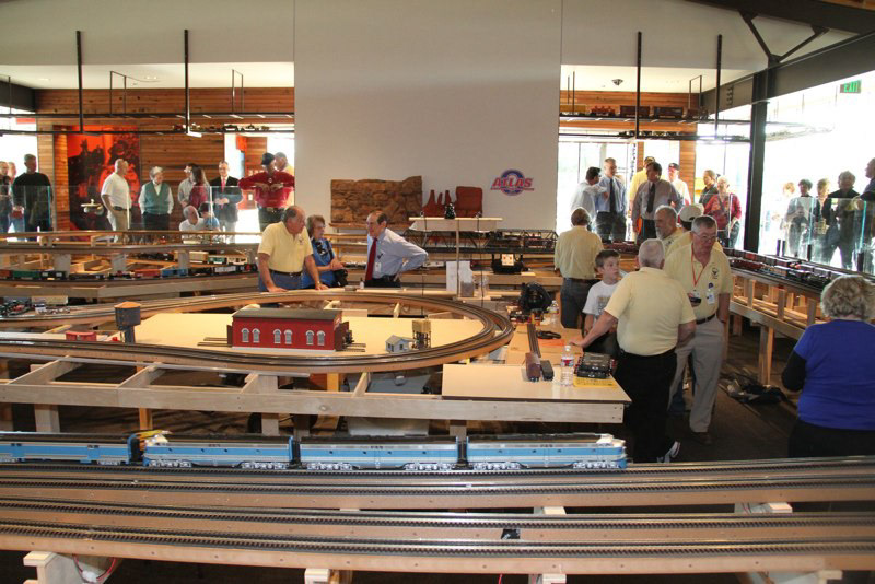 None of the operators is even LOOKING at the seven trains that are running!  Now that is confidence in the system!