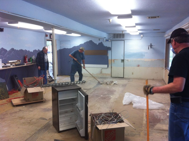 Only one hour to clean up the demolition debris thanks to lots of help.