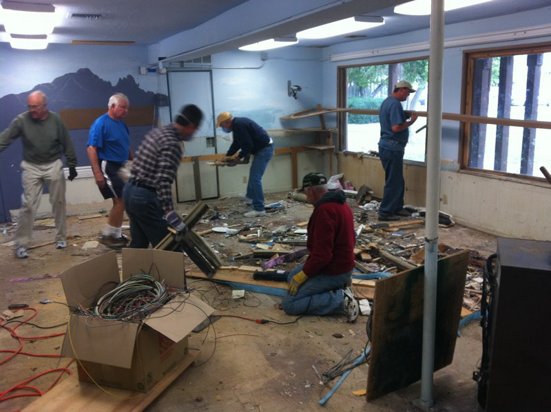 10:15 and most of the stuff is already in the dumpster.