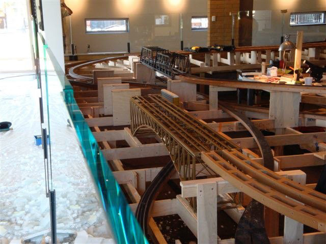 The under=arch bridge adds significant WOW factor!