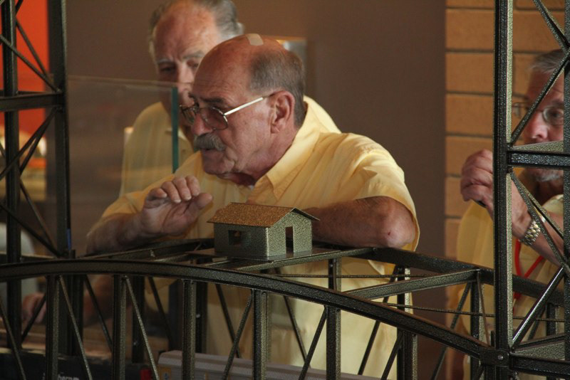 Bill Rodgers seems pleased to be on the outside looking in, for a change!  Bob Field and