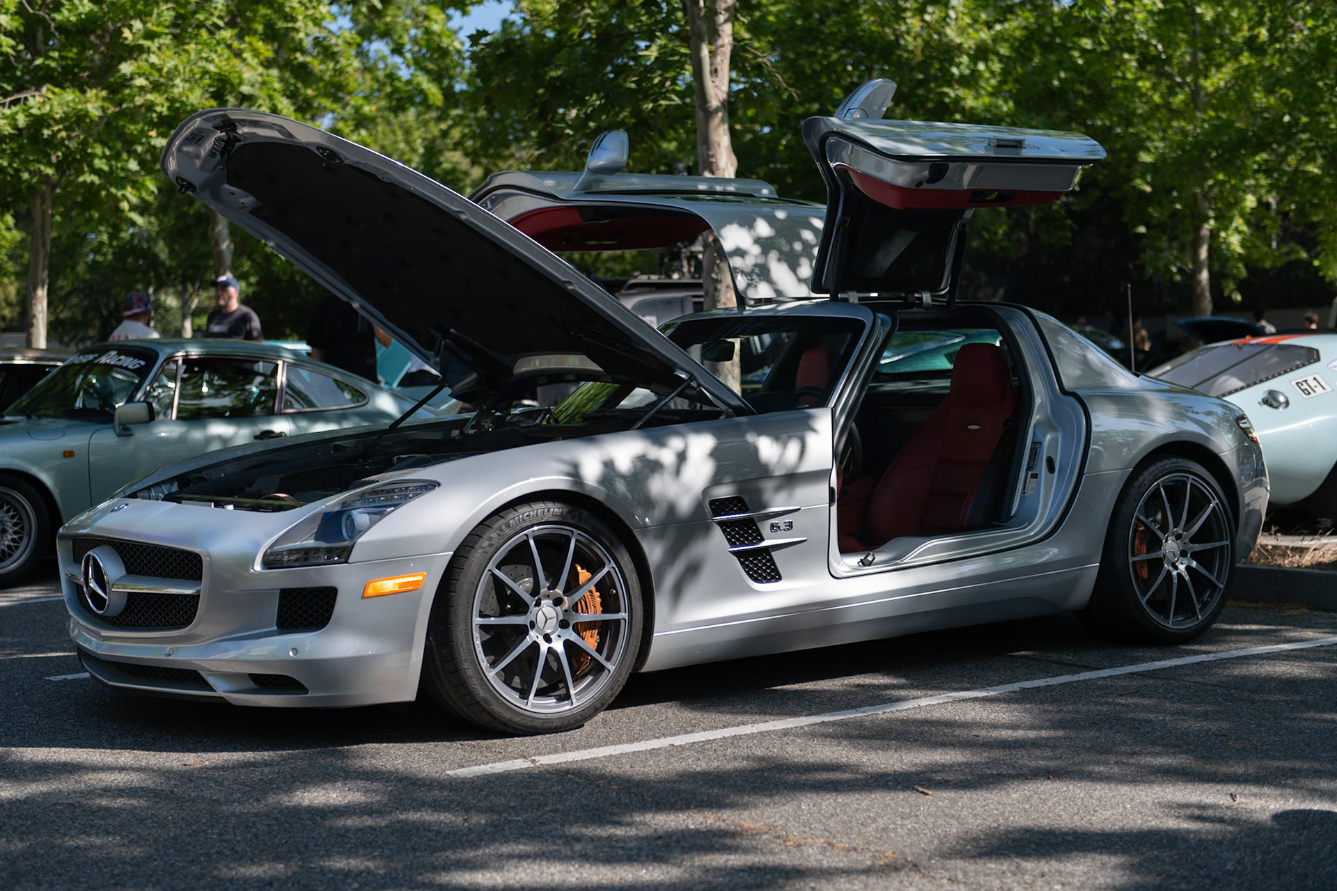 Mercedes-Benz SLS