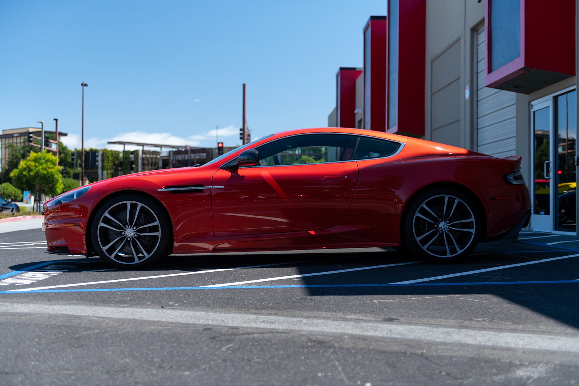 Aston Martin DBS