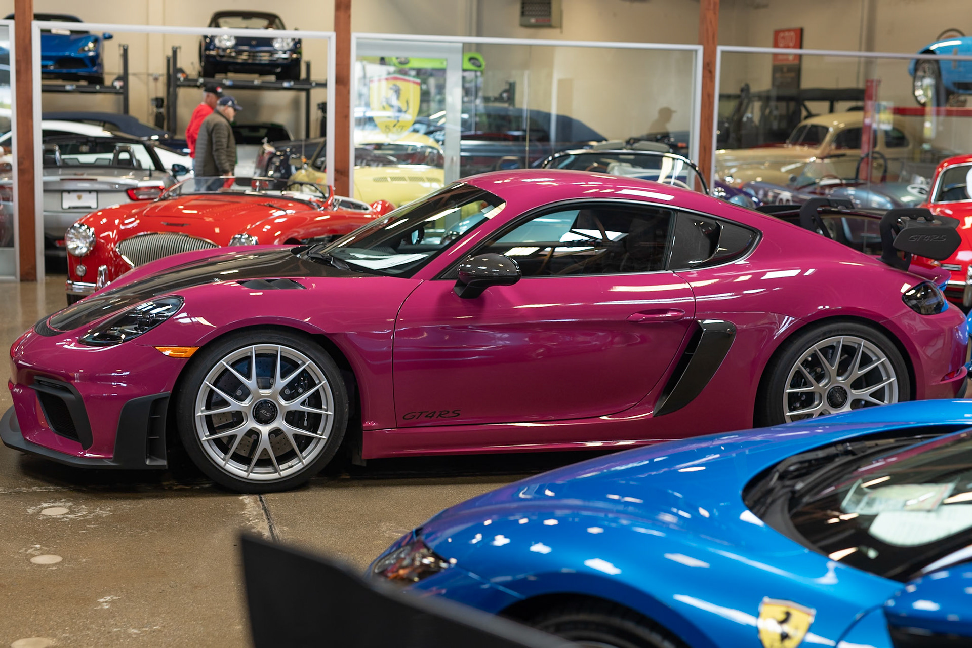 Porsche GT4RS in Rubystar Neo