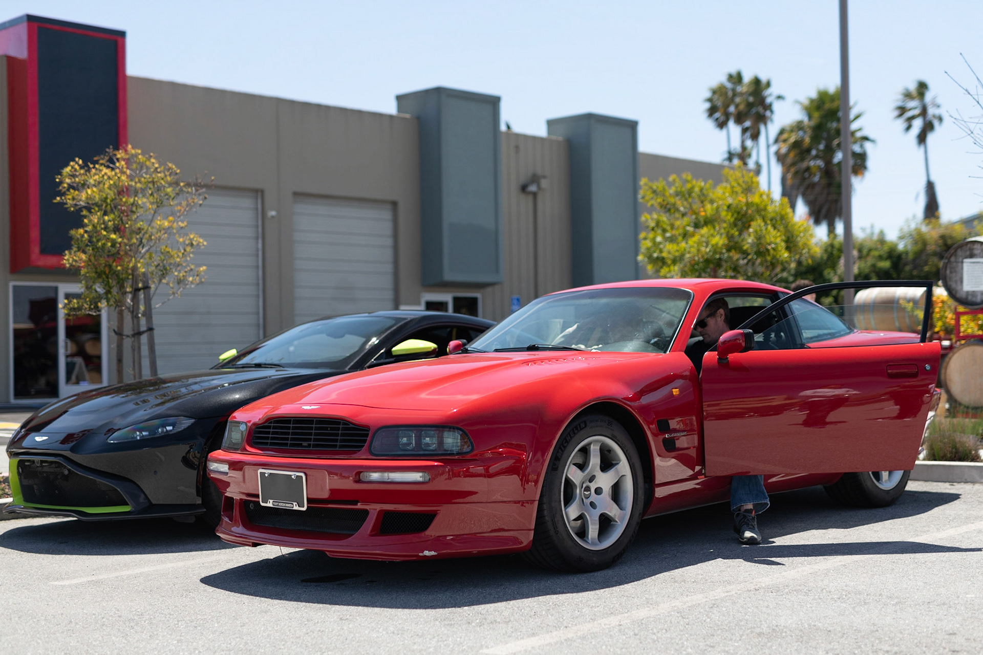 Aston Martin V550 Vantage