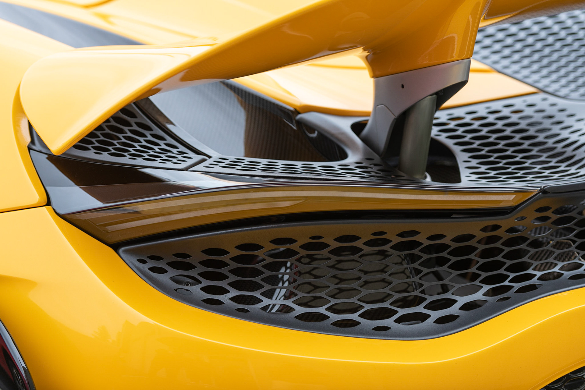 McLaren 765LT