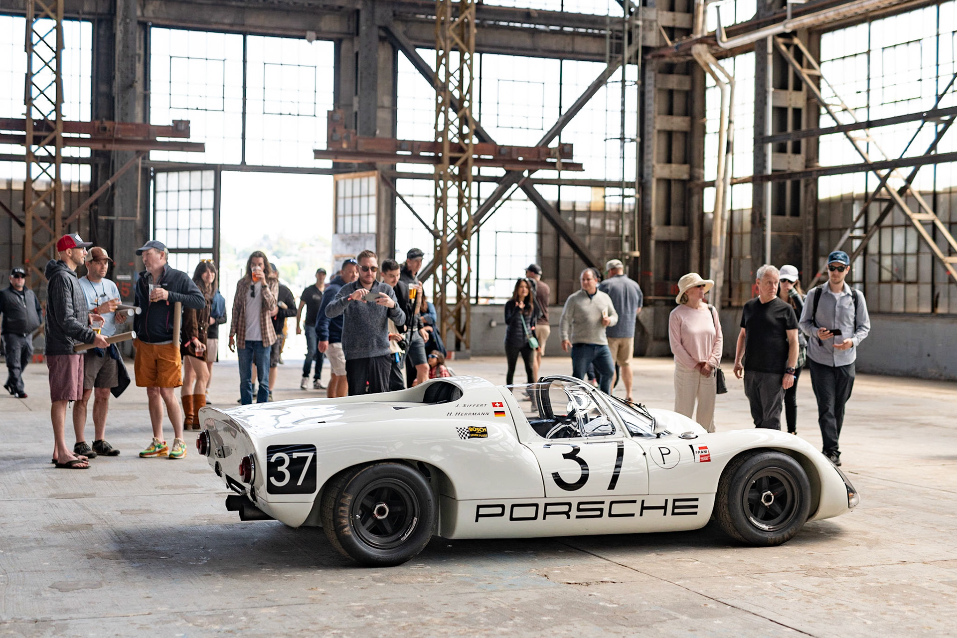 Porsche 907