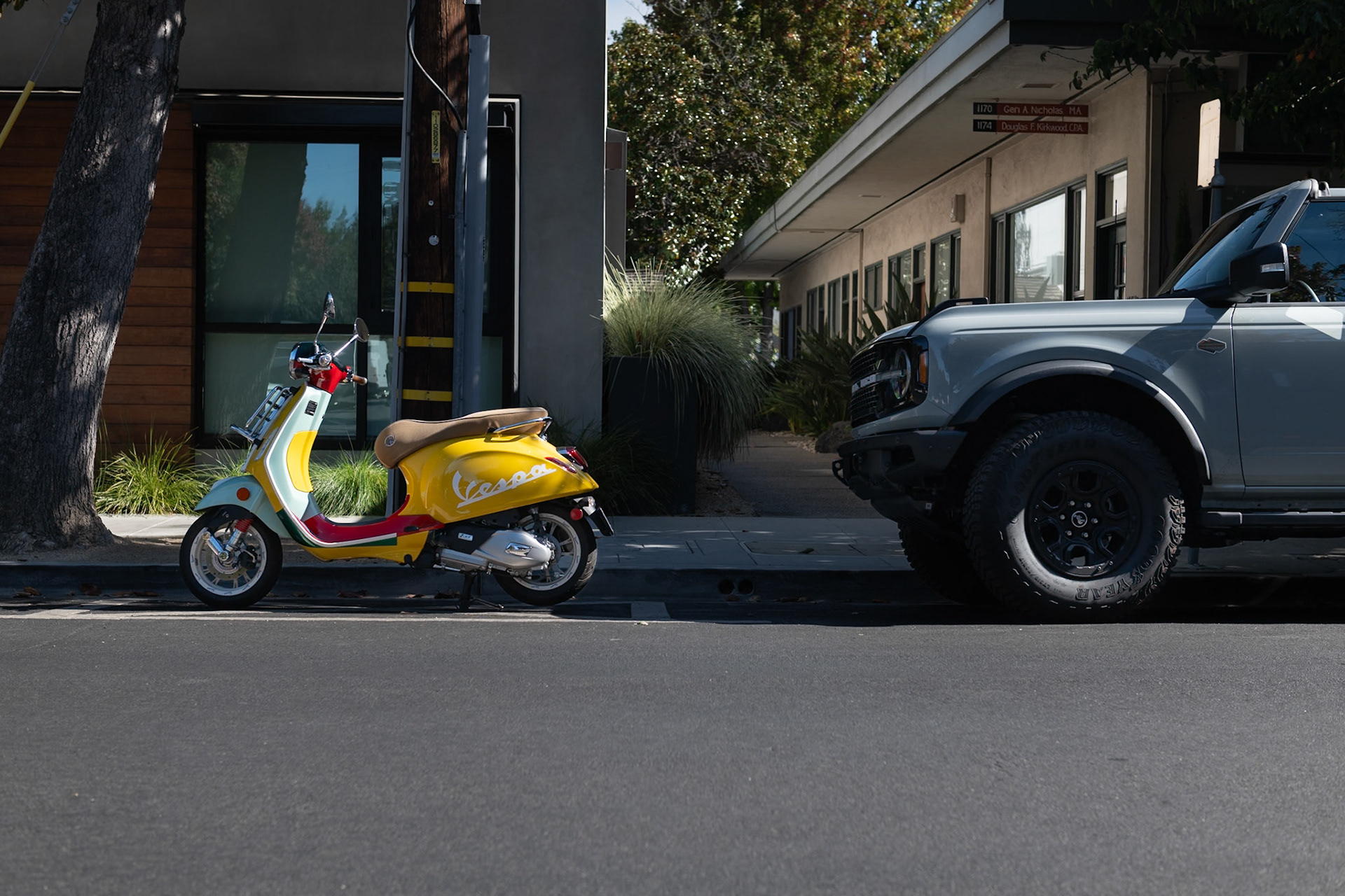 Vespa vs Hummer EV