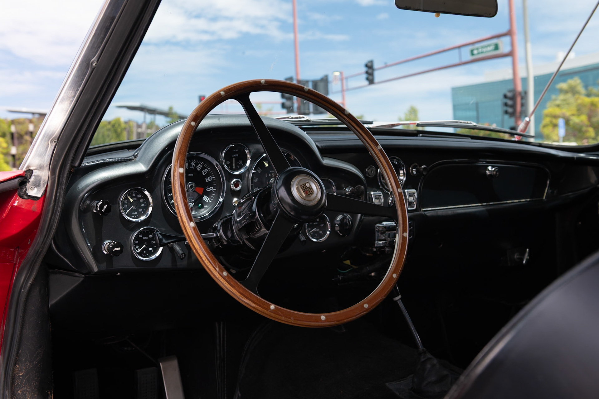 Aston Martin DB6
