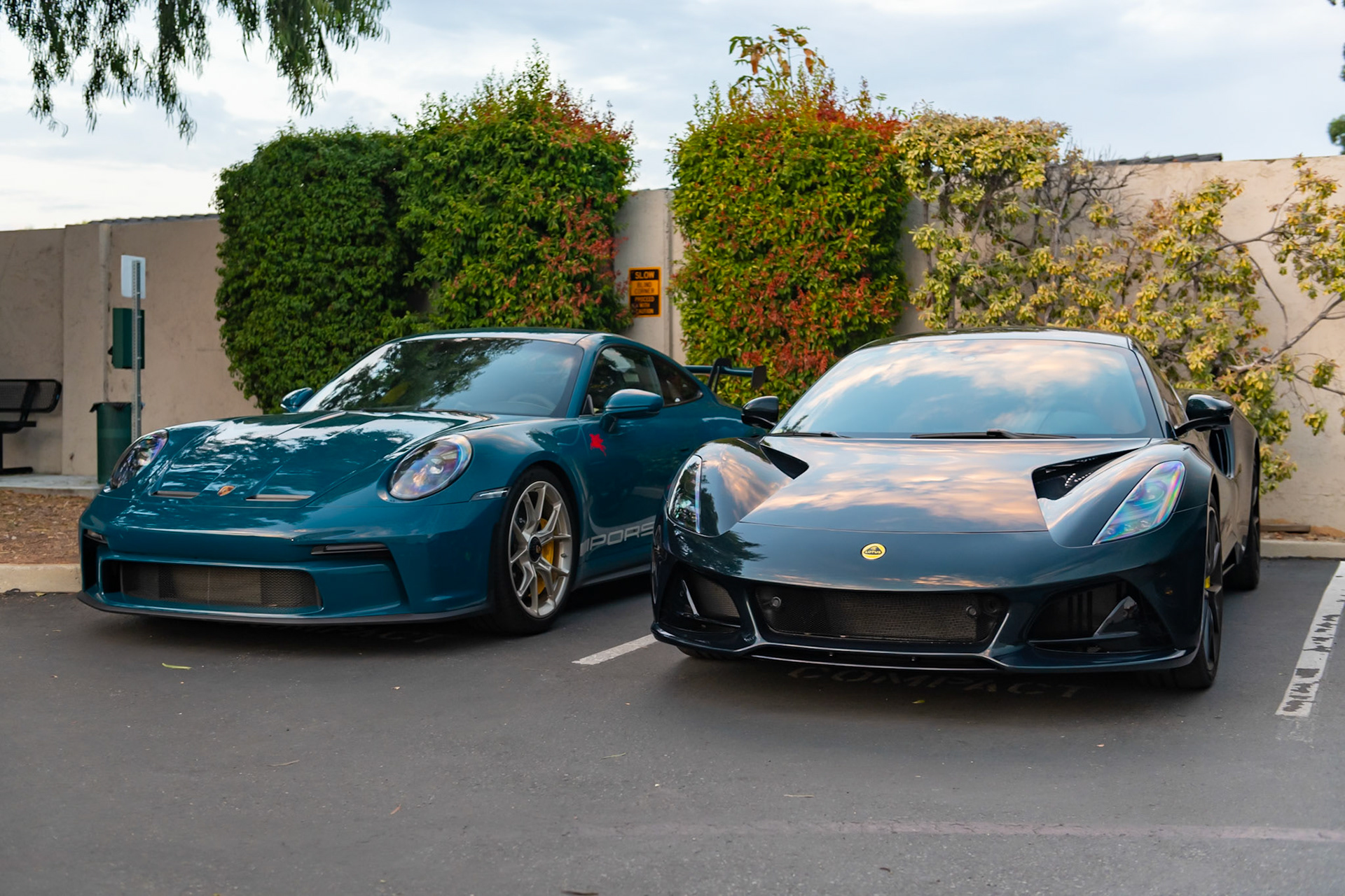 Porsche 911 GT3, Lotus Emira