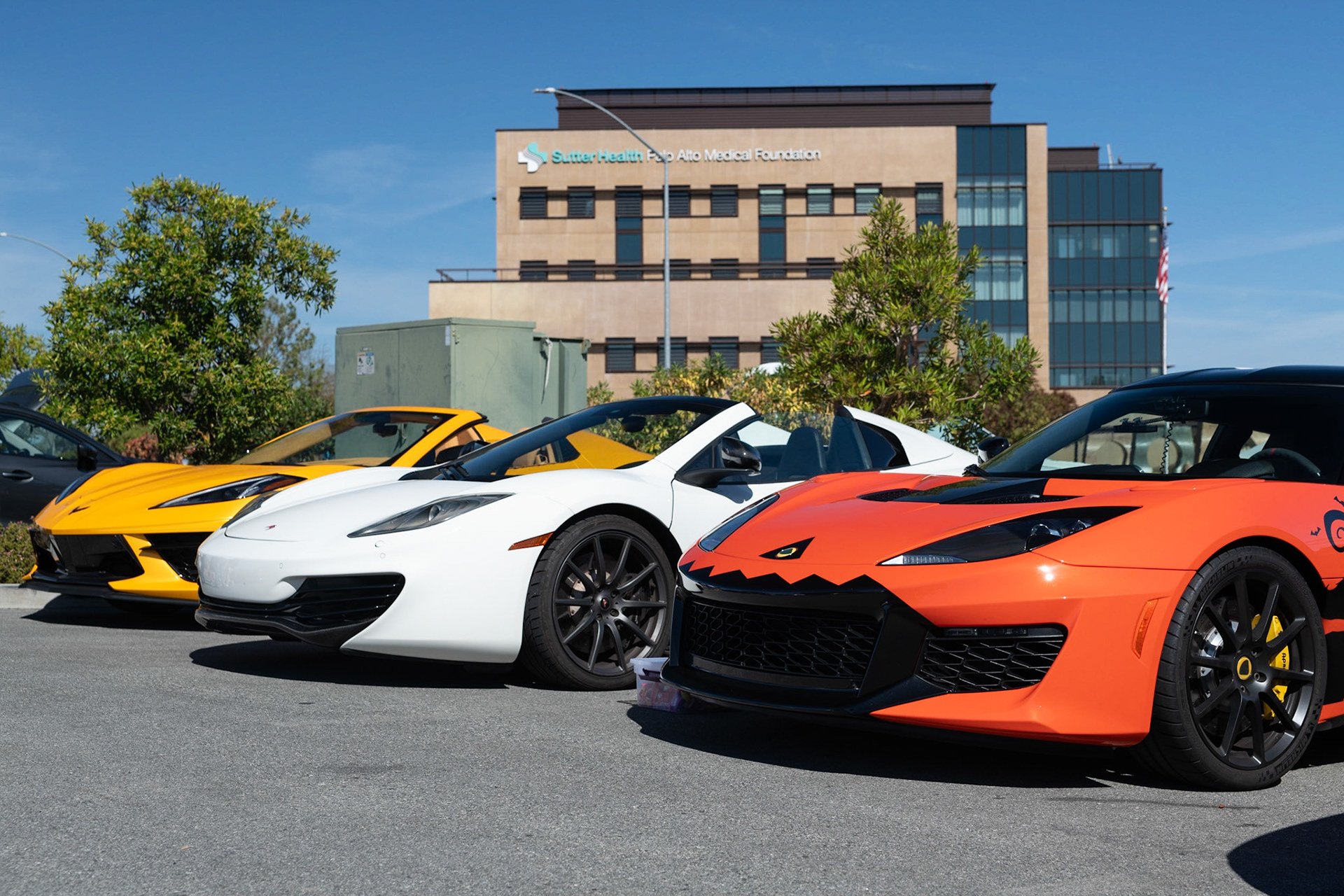 Lotus Evora GT, McLaren MP4-12C, Chevrolet Corvette