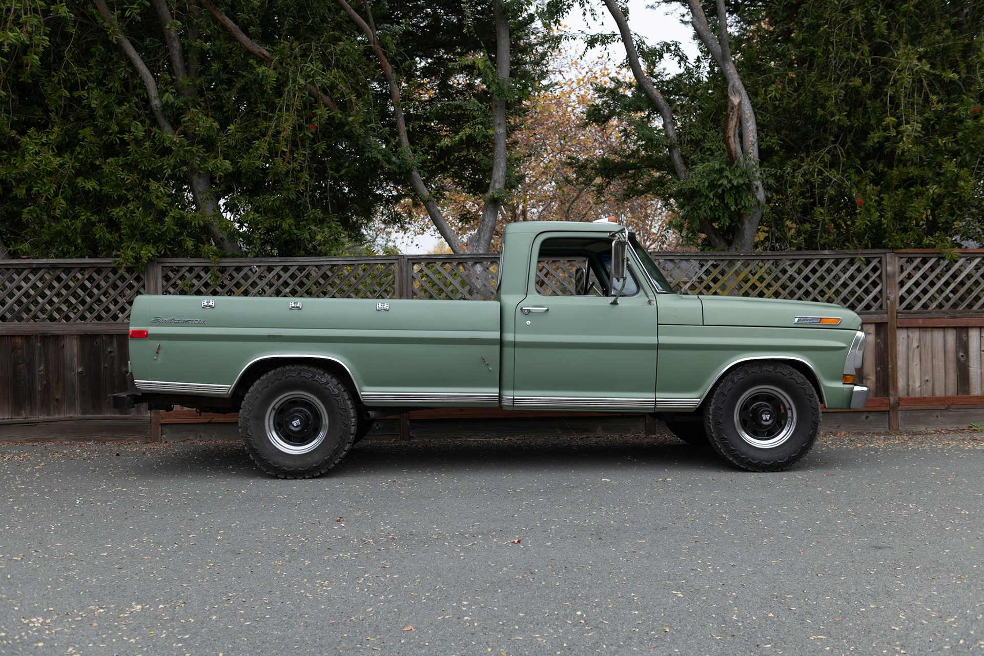 Ford 250 truck
