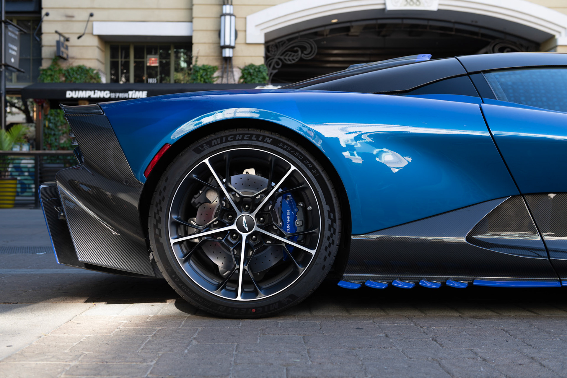 Aston Martin Valhalla