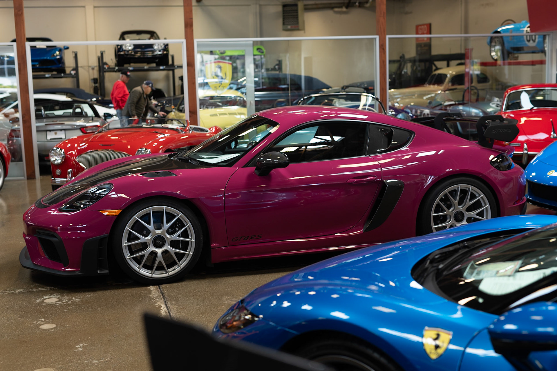Porsche GT4RS in Rubystar Neo