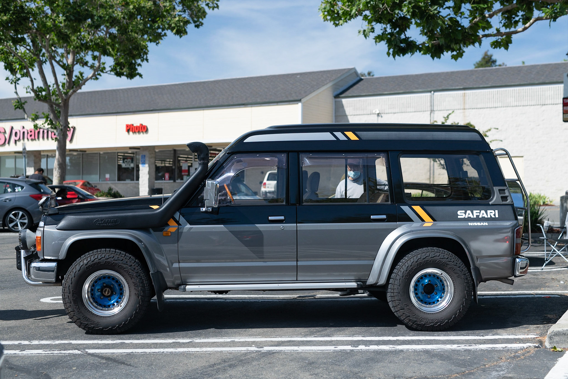 Nissan Safari