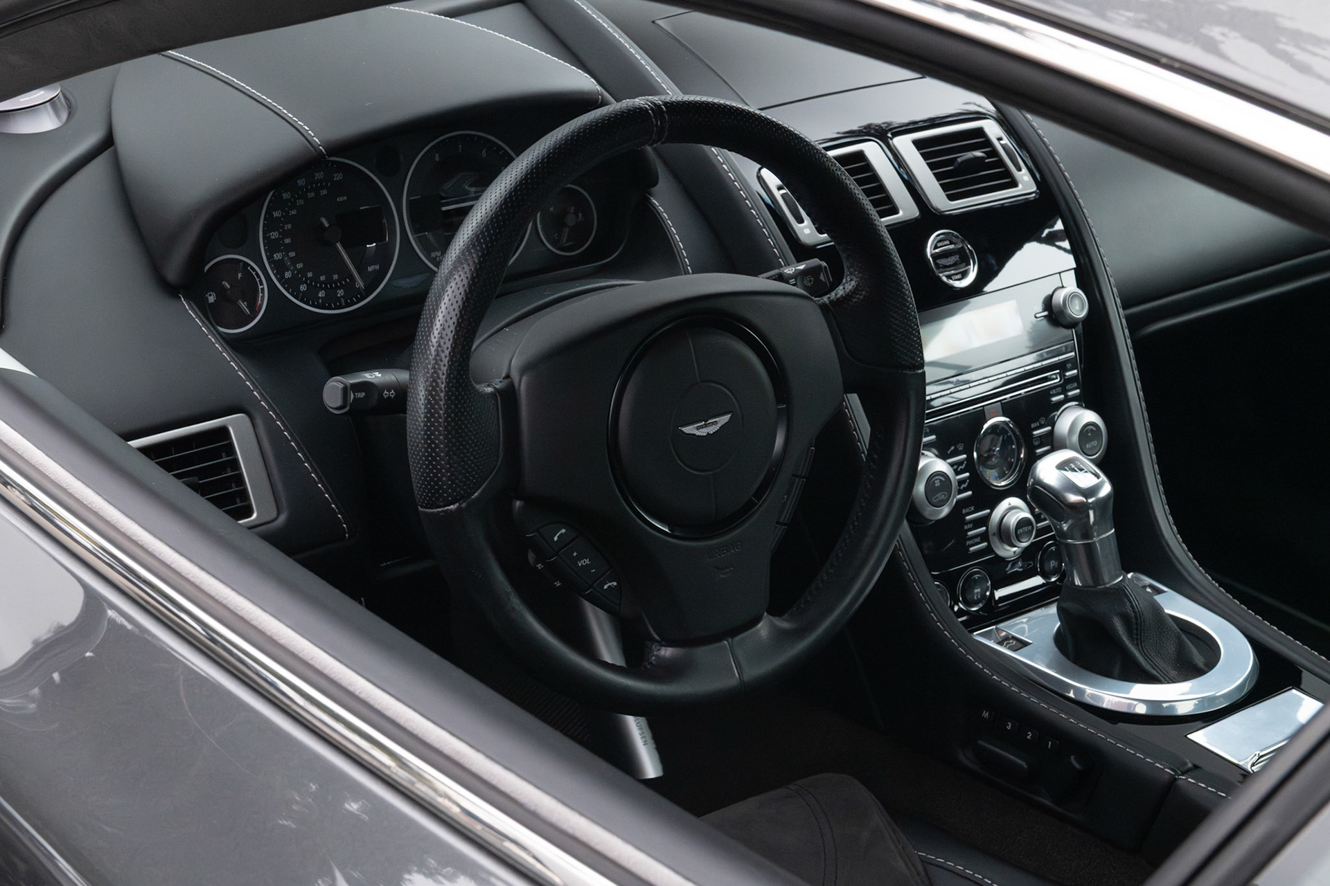 Aston-Martin DBS