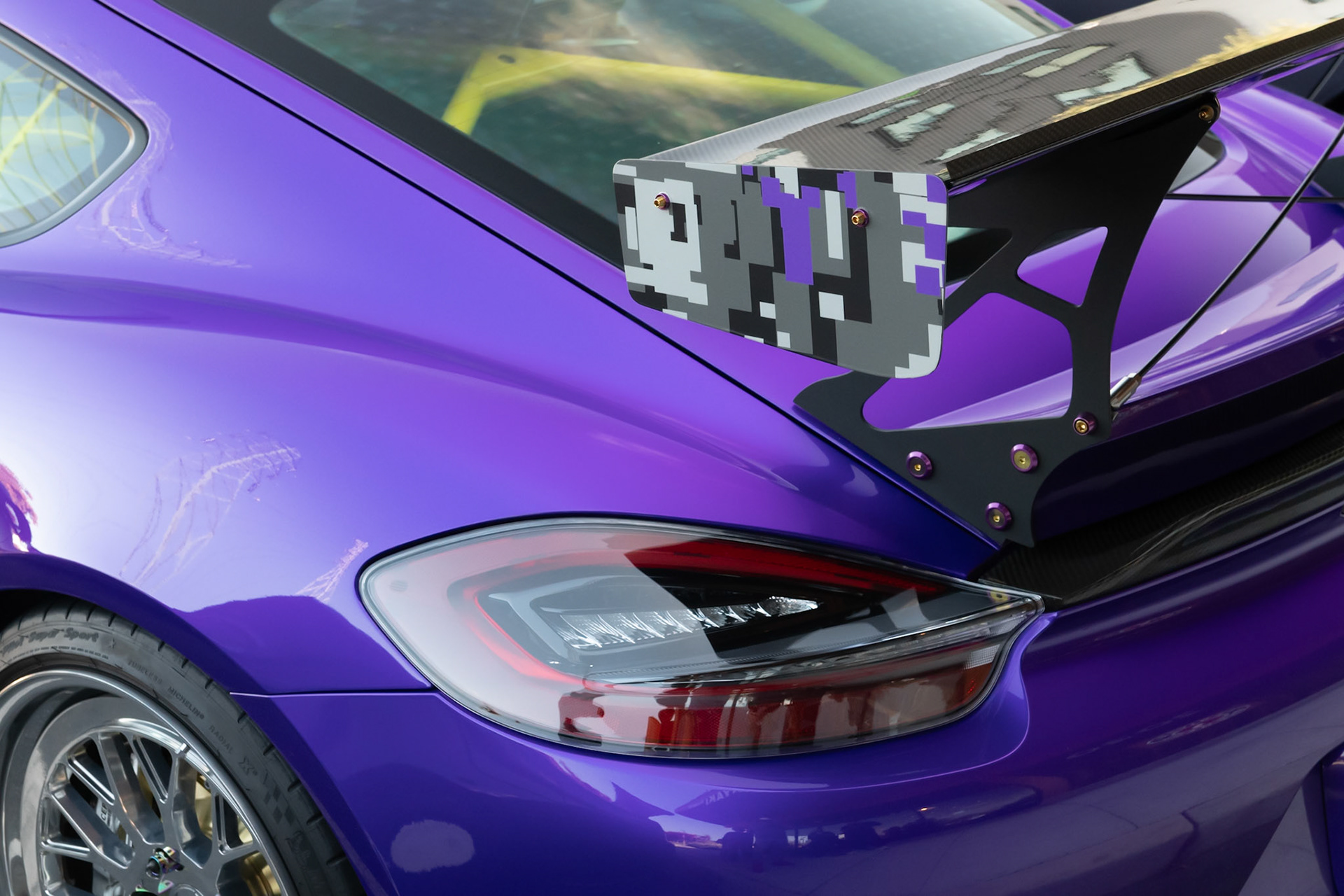 Porsche GT4