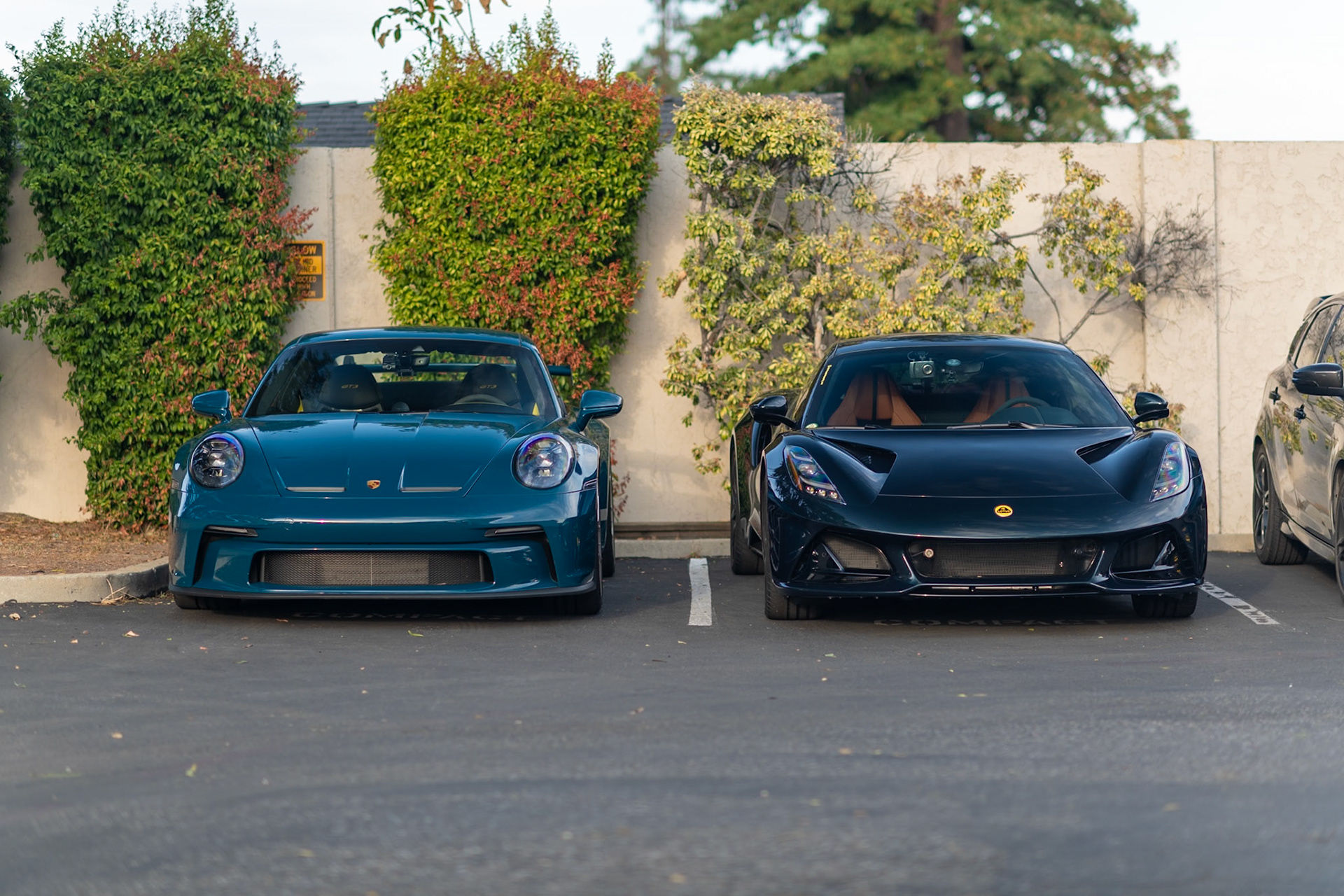 Porrsche 911 GT3, Lotus Emira
