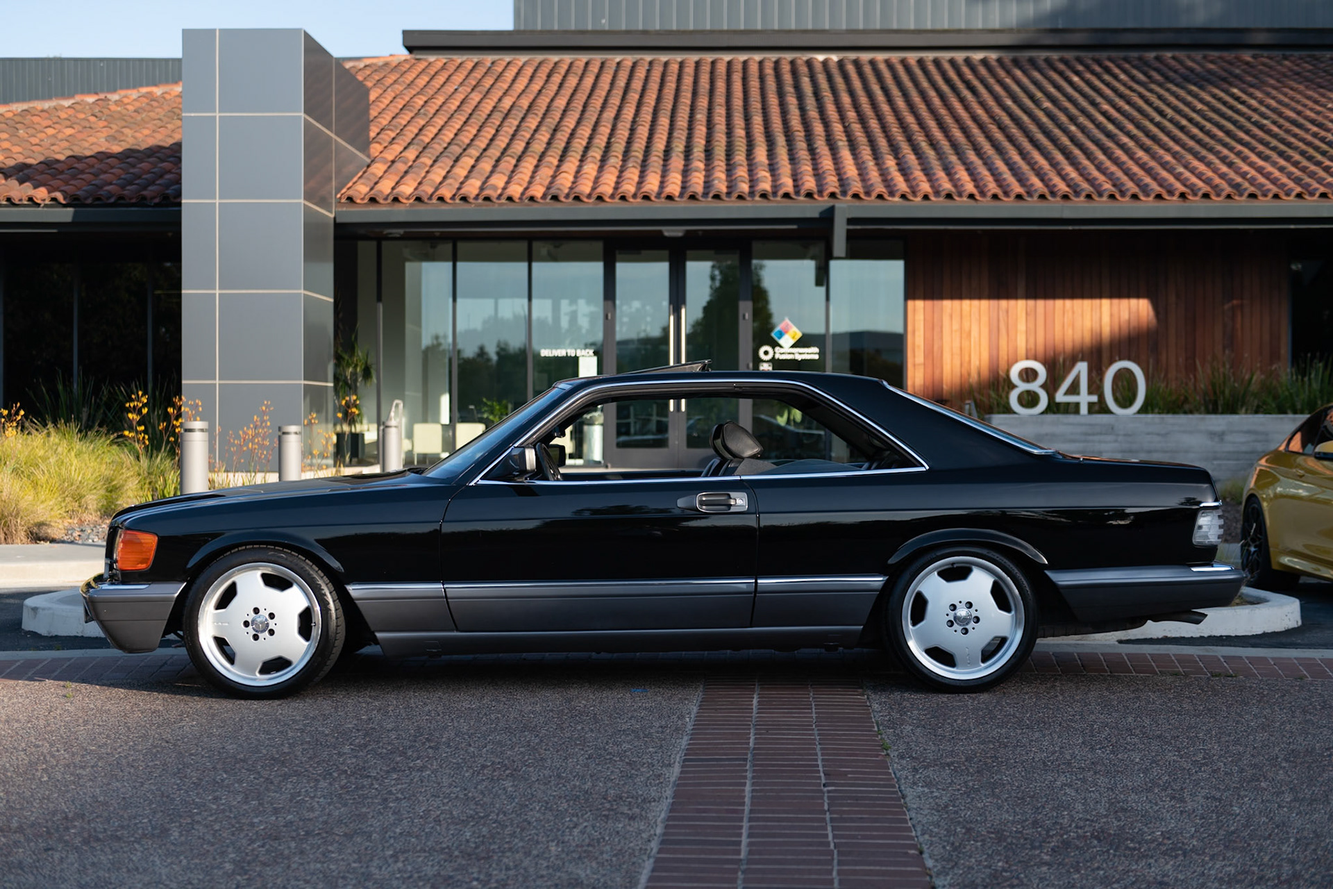 Mercedes-Benz 560 SEC
