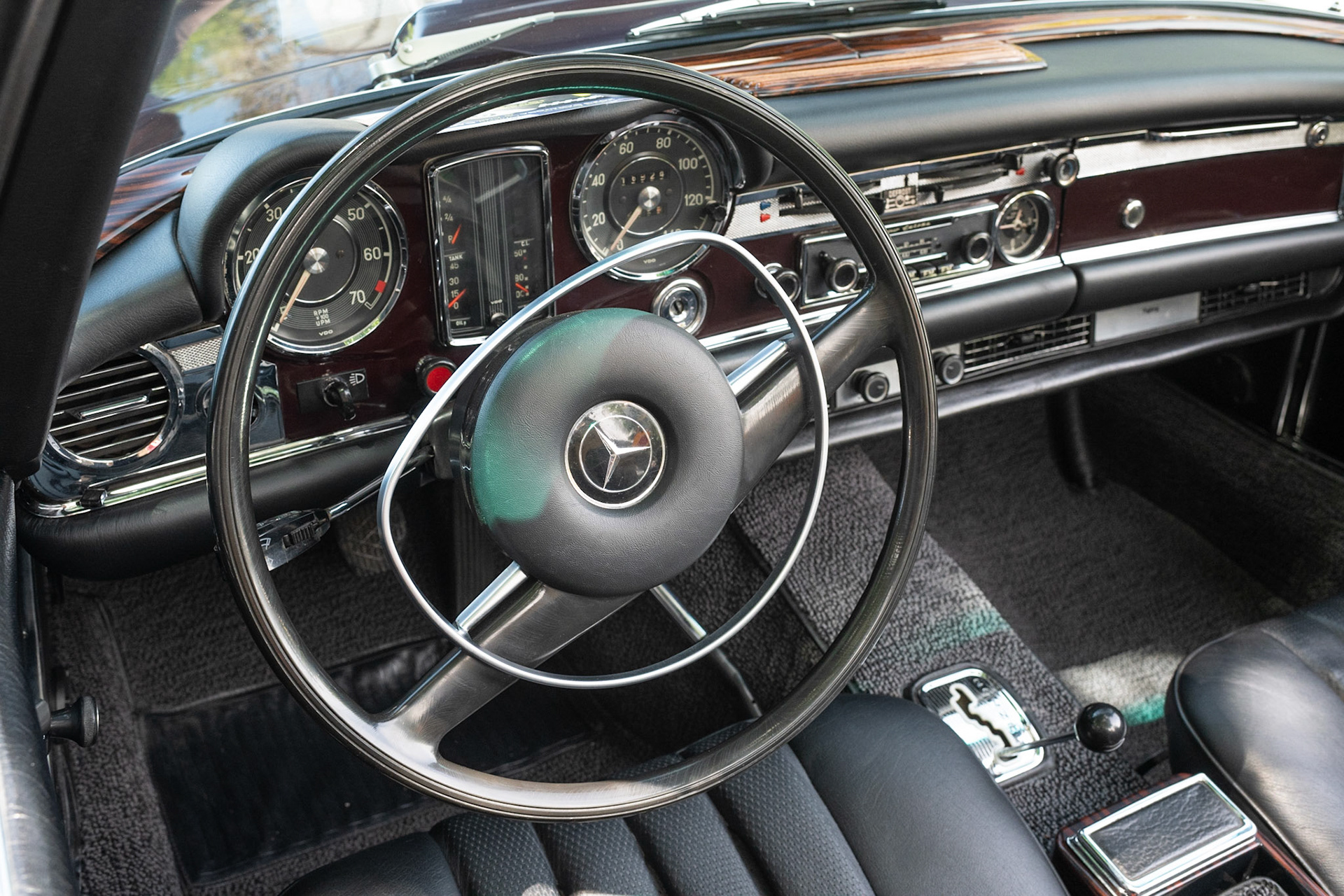 Mercedes-Benz 280SL