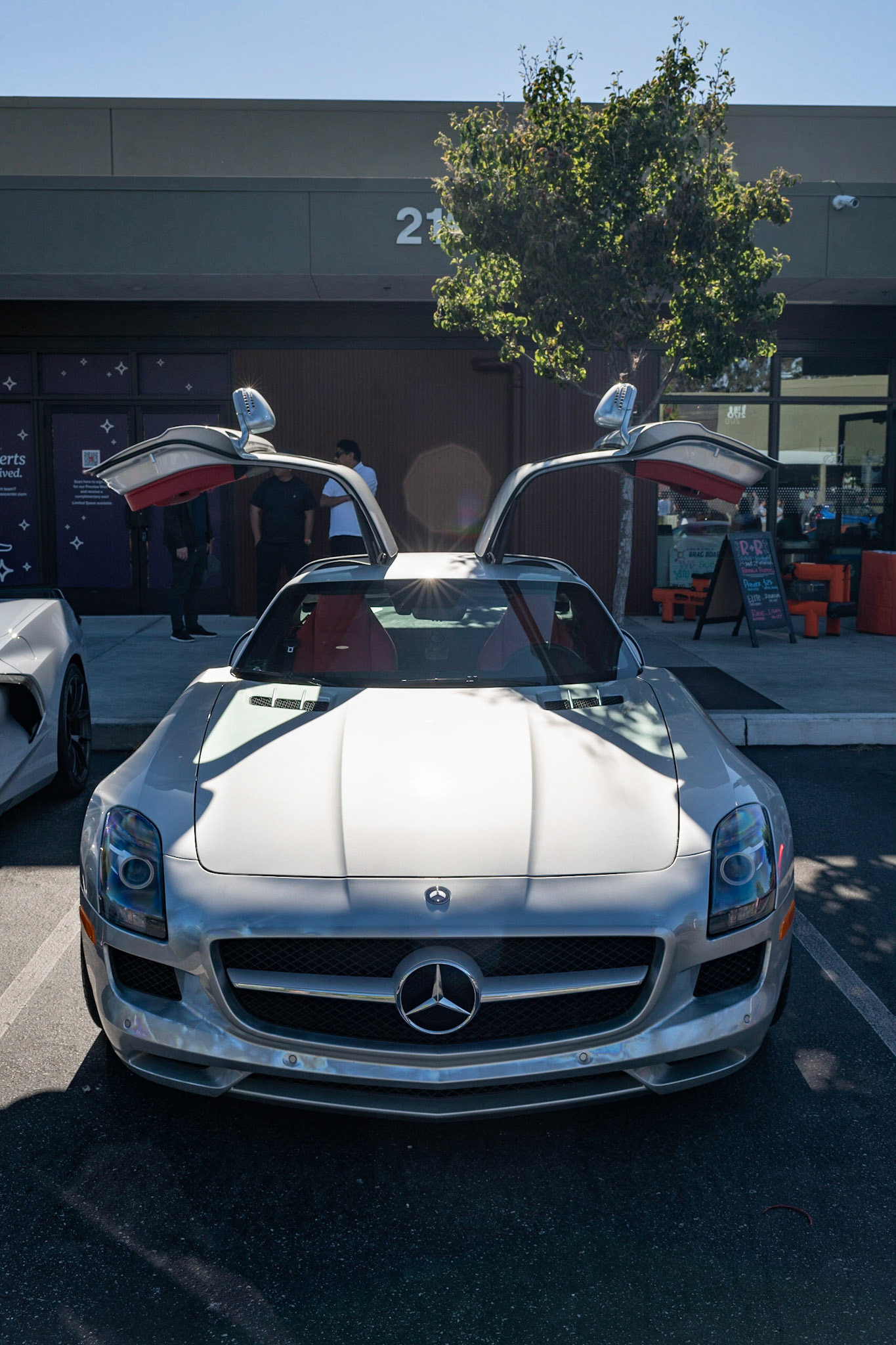 Mercedes-Benz SLS