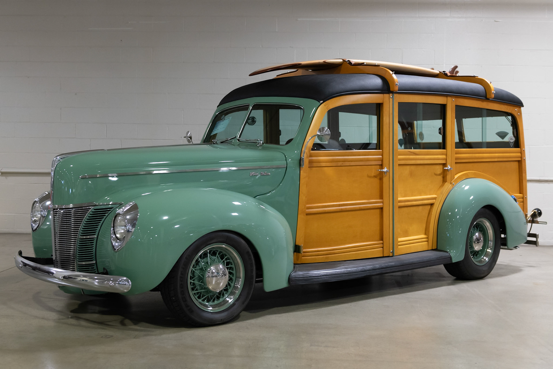 Ford Deluxe Wagon