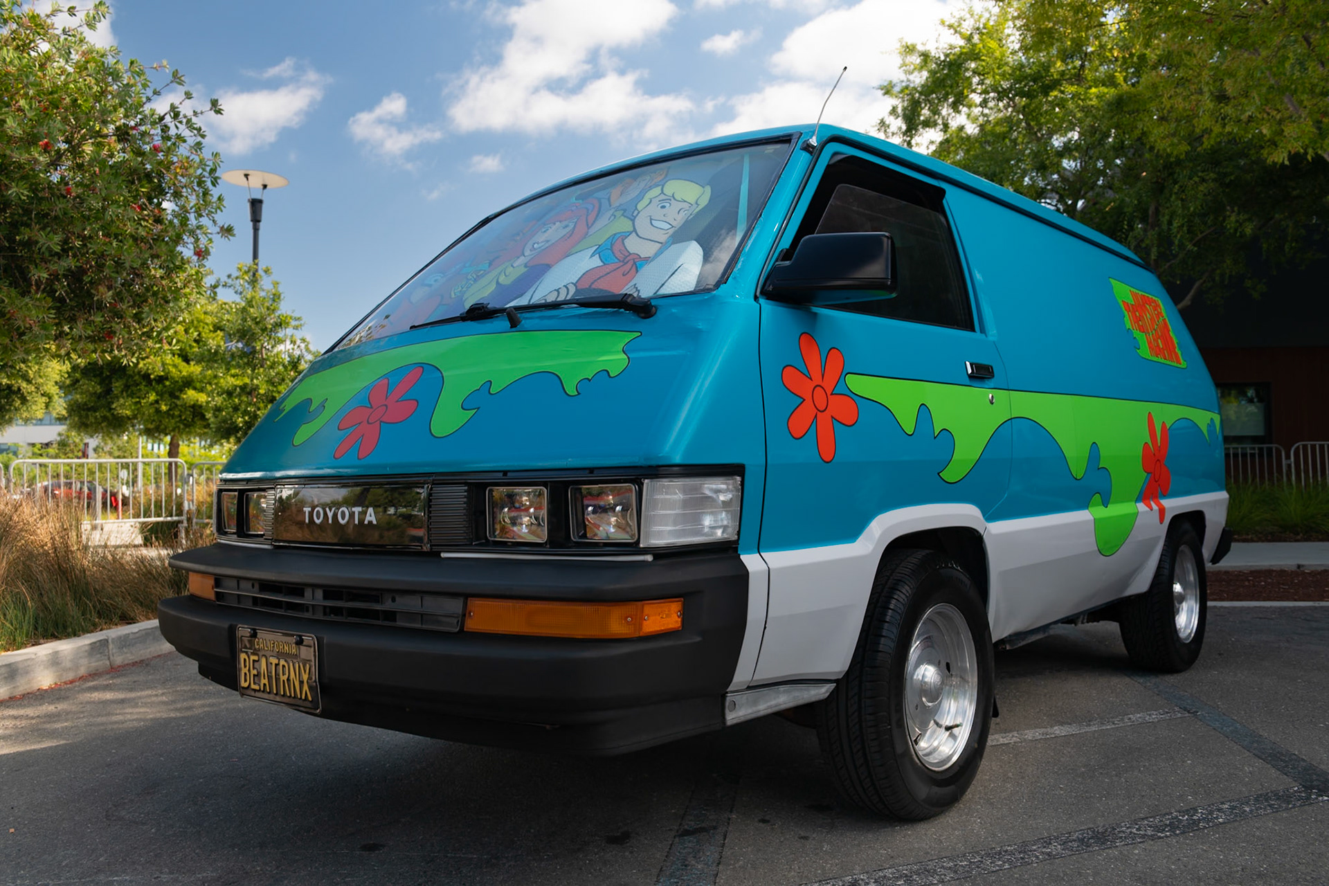 Toyota Lite Ace Mystery Machine