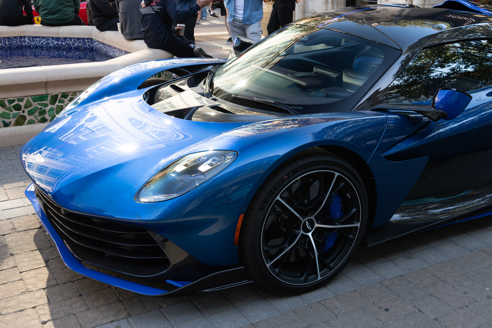 Aston Martin Valhalla