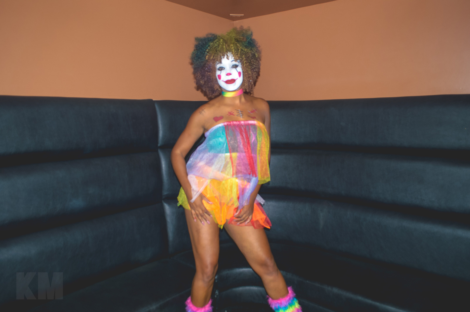 KITTENS MAGAZINE - HALLOWEEN COSTUME PARTY REVIEW - KITTENS MAGAZINE