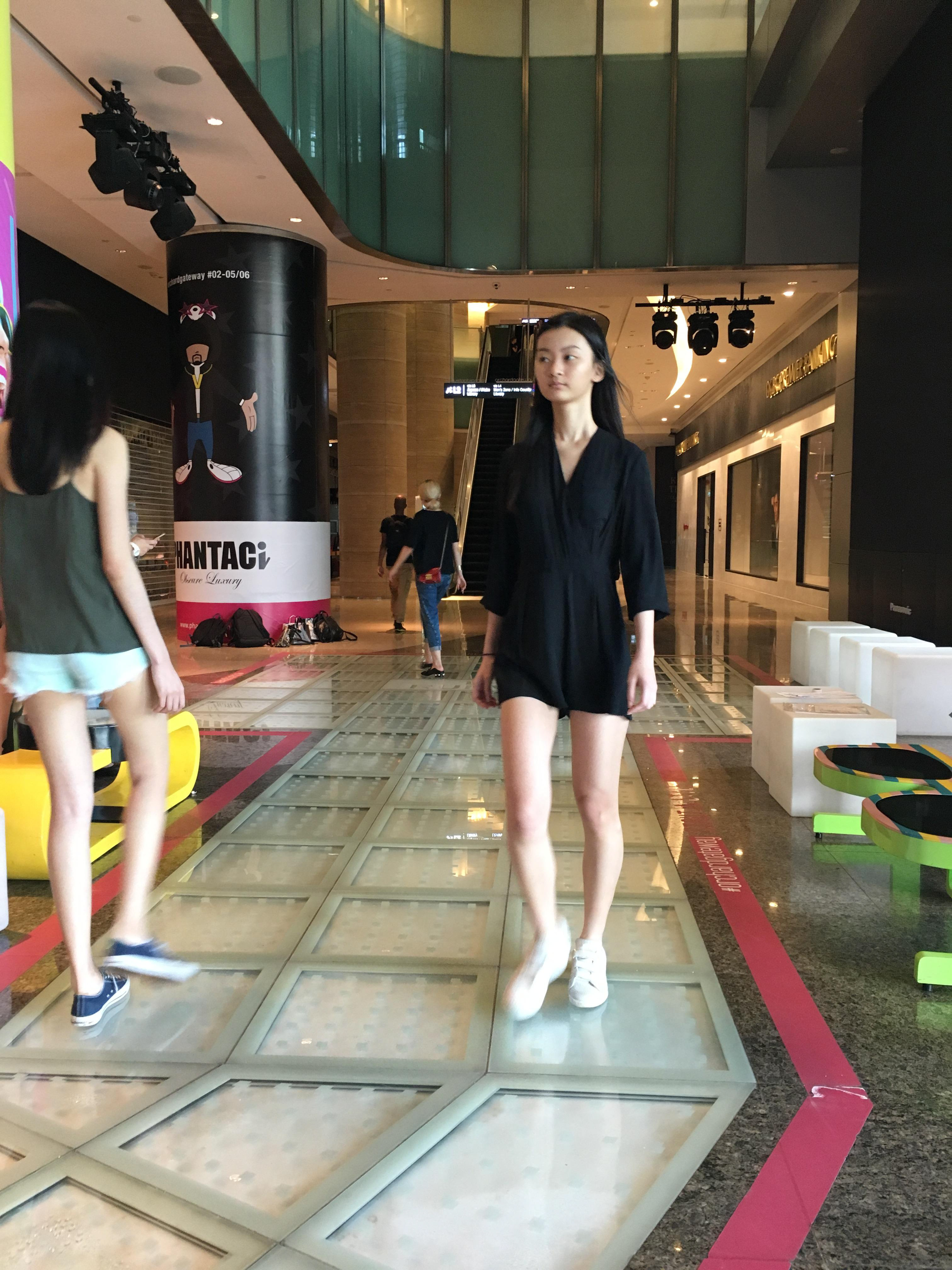 /FASHION SHOW REHEARSAL