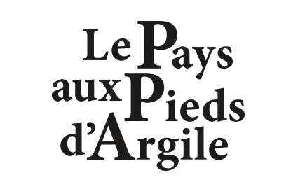 LE PAYS AUX PIEDS D'ARGILE