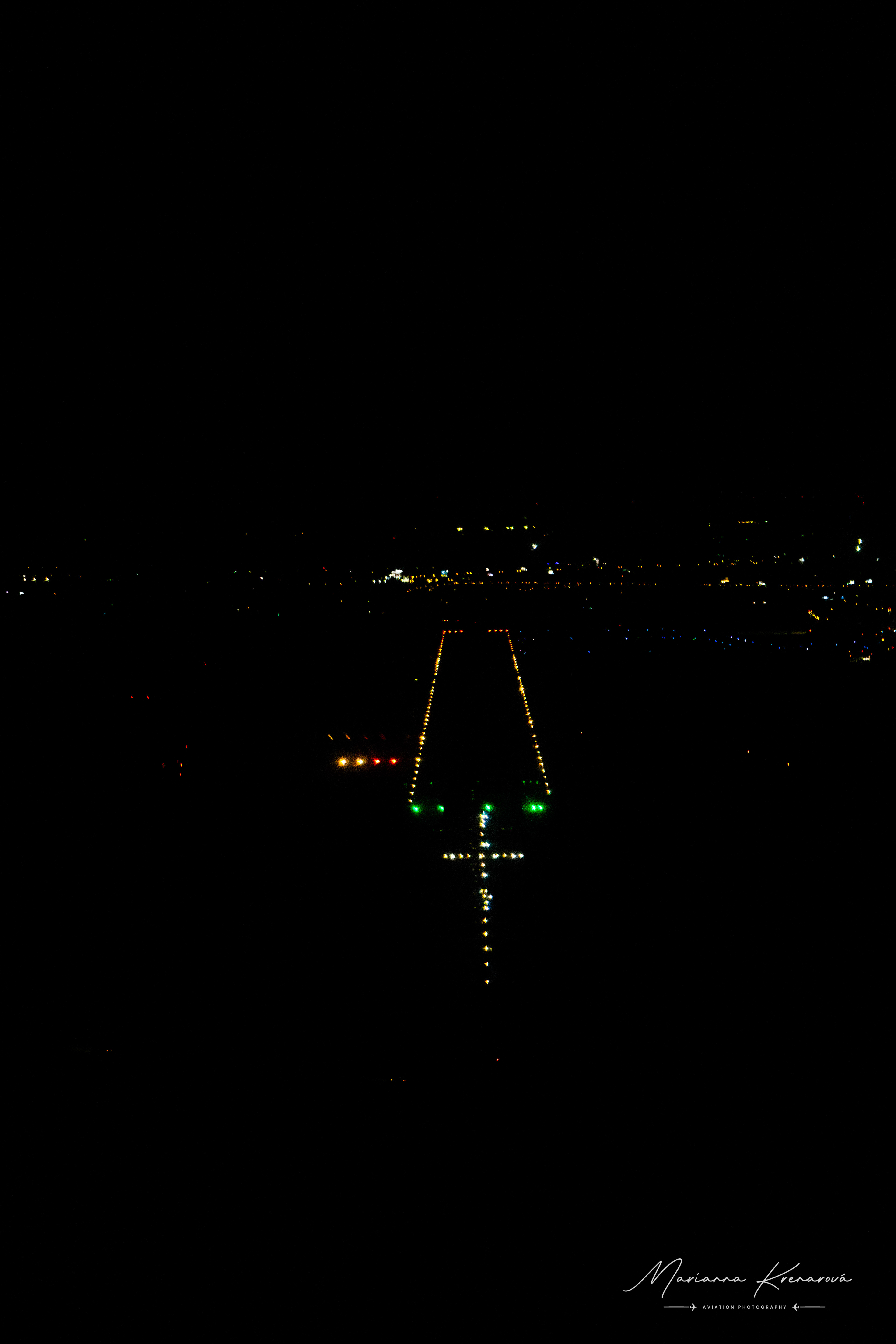 Runway 22/04 LZIB