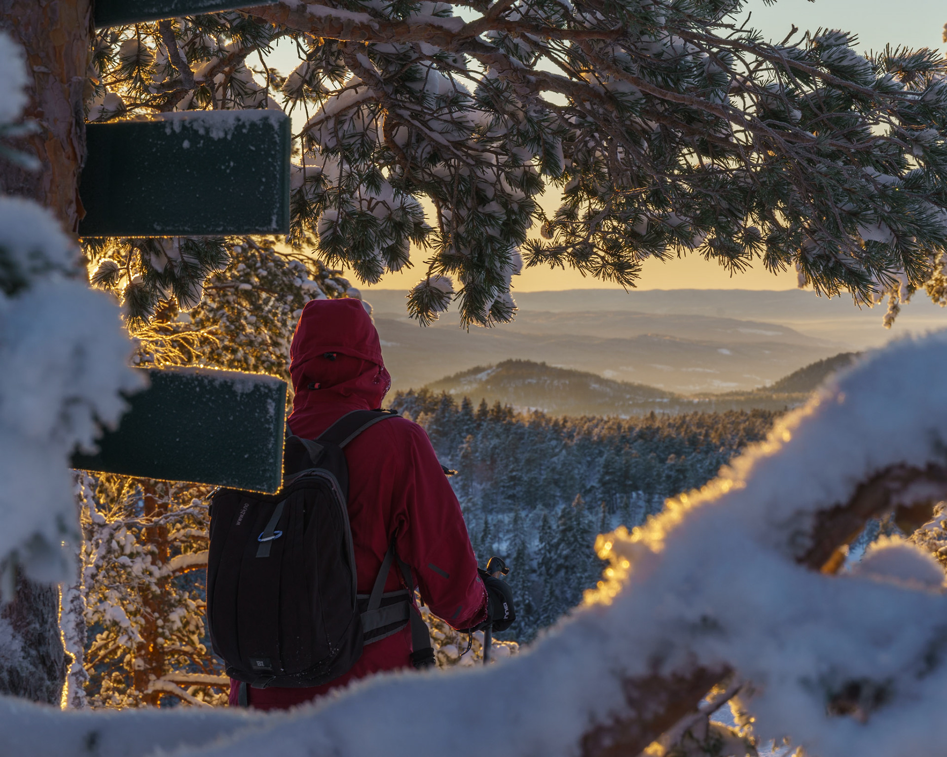 Skiløper på Tverråsutsikten
