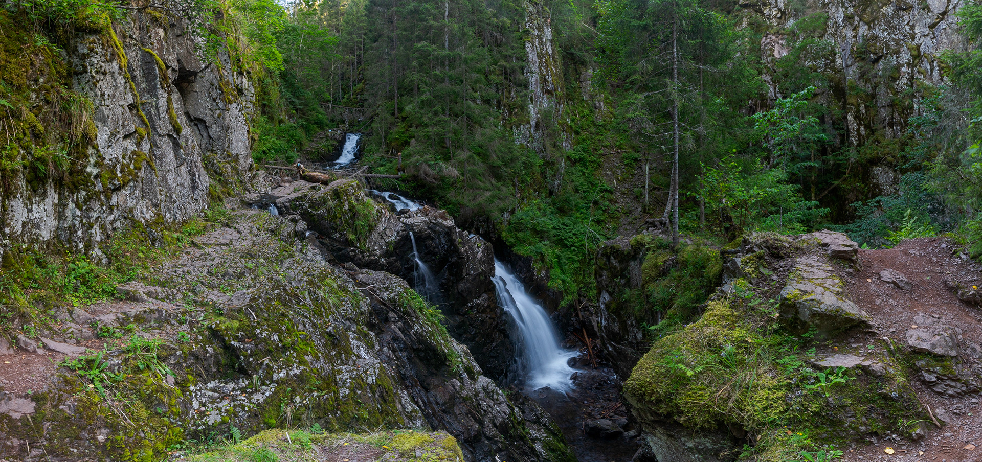 Høgfossen i Asdøljuvet