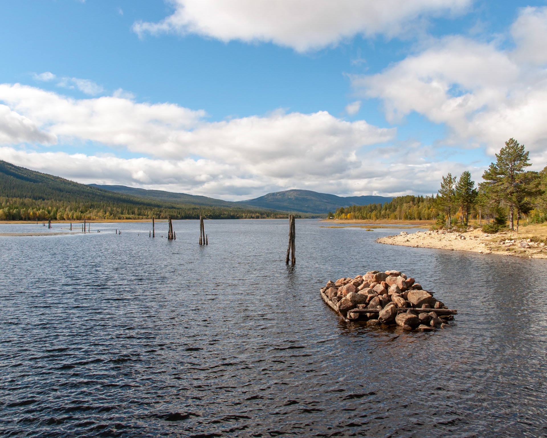 Aurdalsfjorden i høstskrud 2