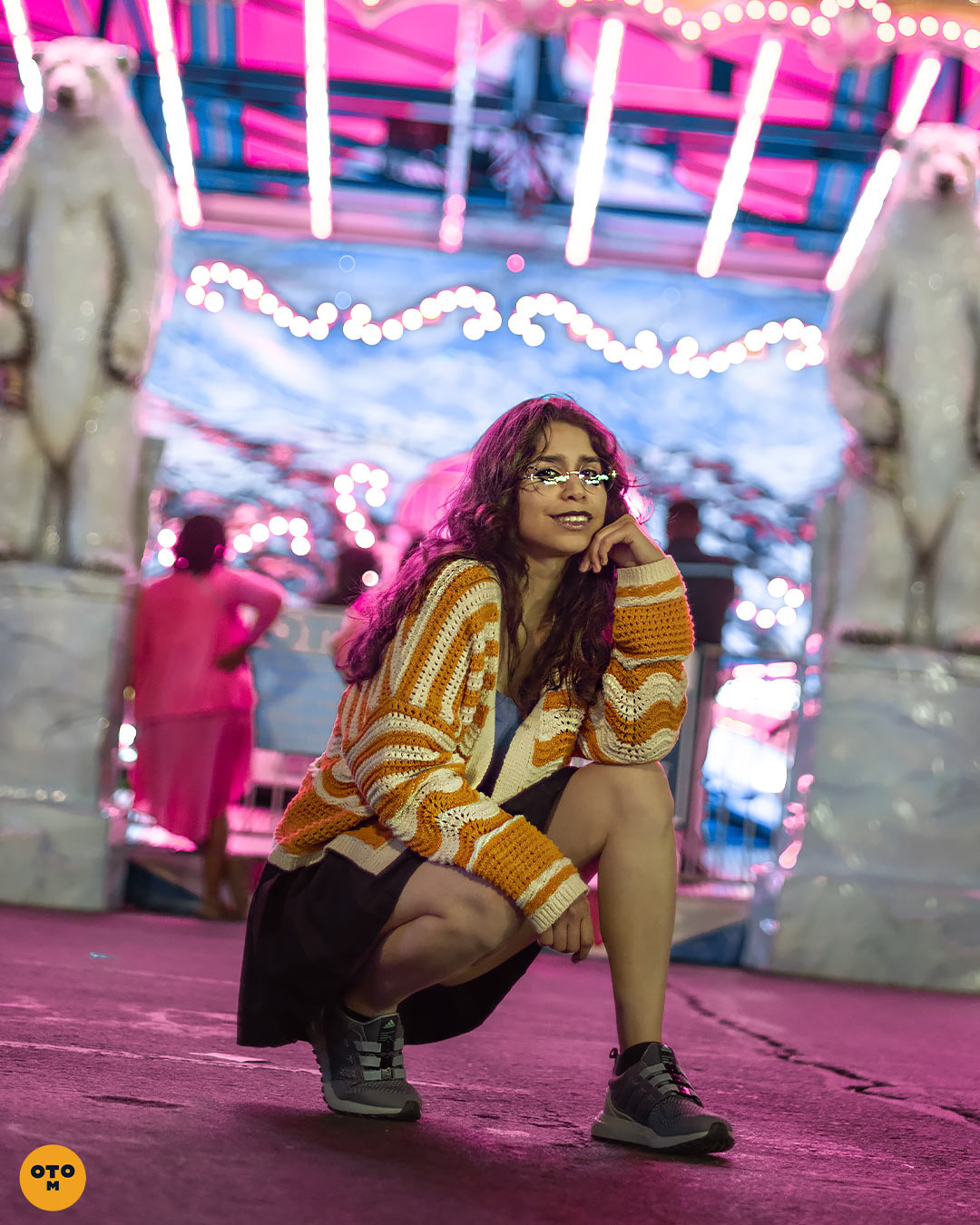 pink neon lights in this bright carinval photoshoot! feauring emitela, photos by @otrominuto