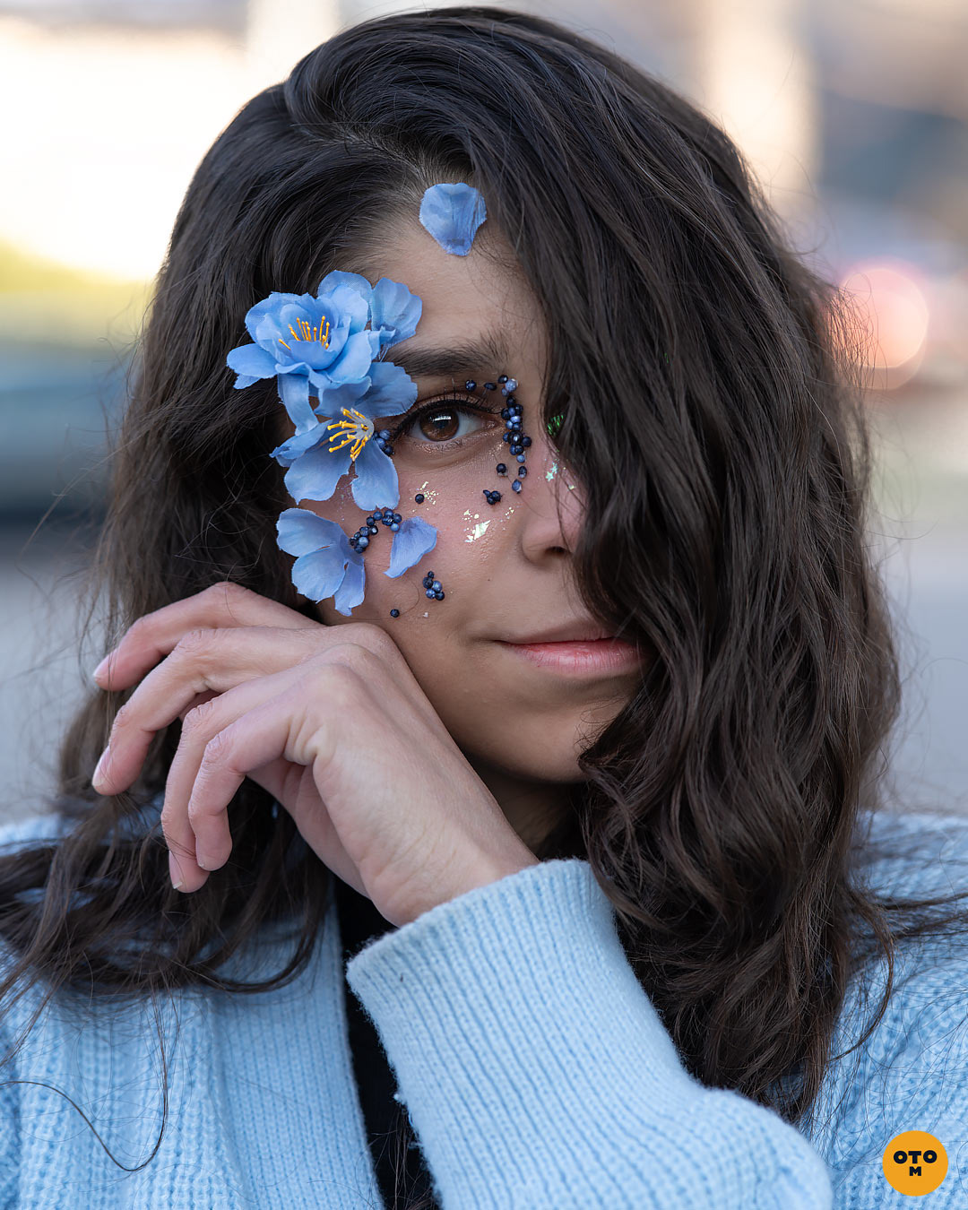 blueberry flower inspired makeup by @emi.tela, colorful portrait photograph by otrominuto