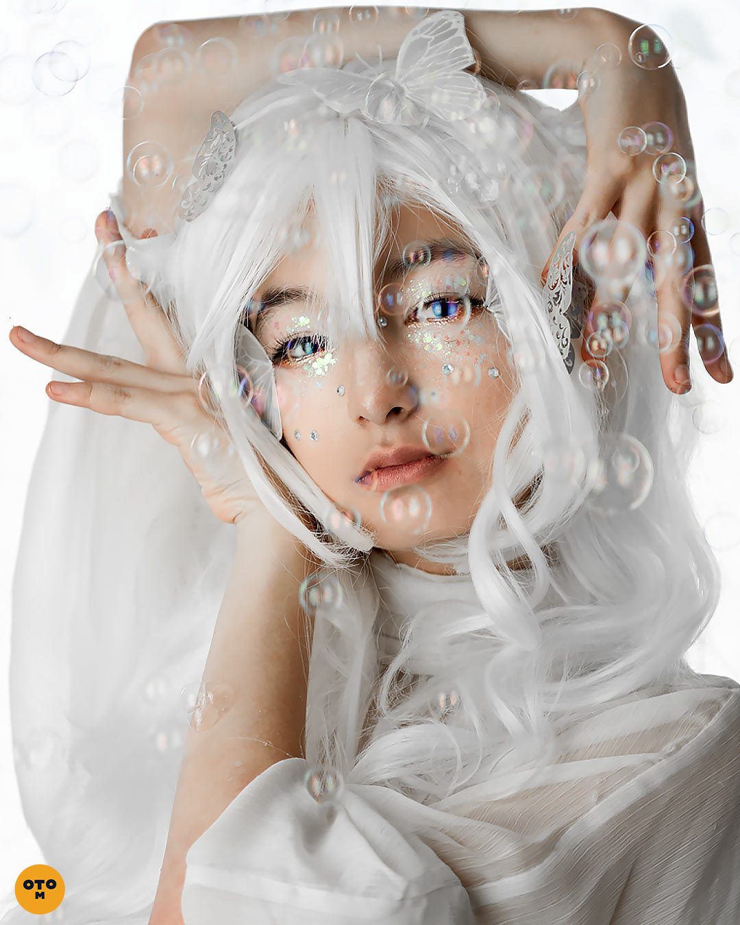 Magical portrait photography with bubbles, butterfly inspired fashion, Prismo Photo Series by otrominuto creative photographer. japanese inspired vibes.