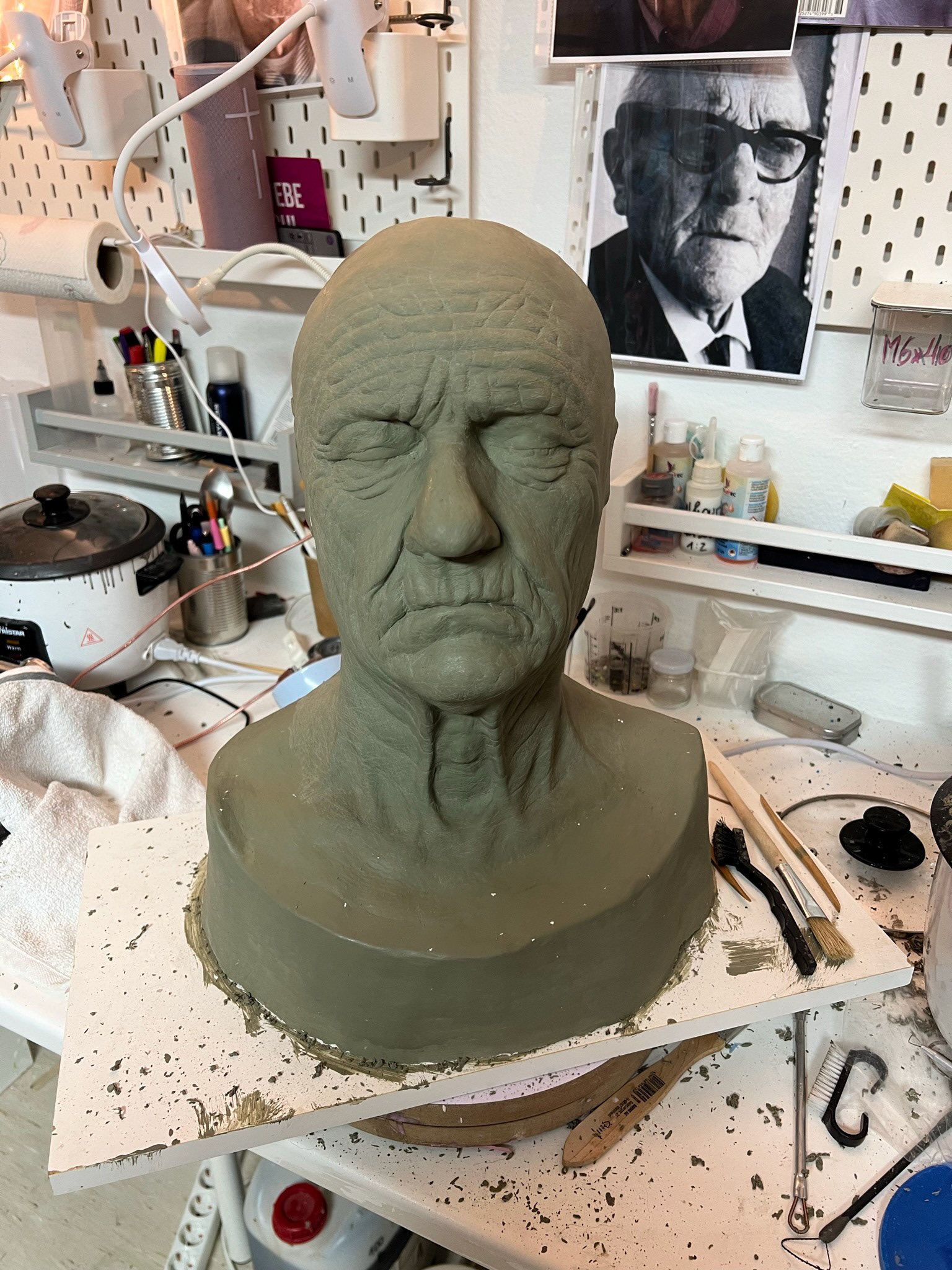 Old Age Stiller - "Ei koskaan yksin" 2025