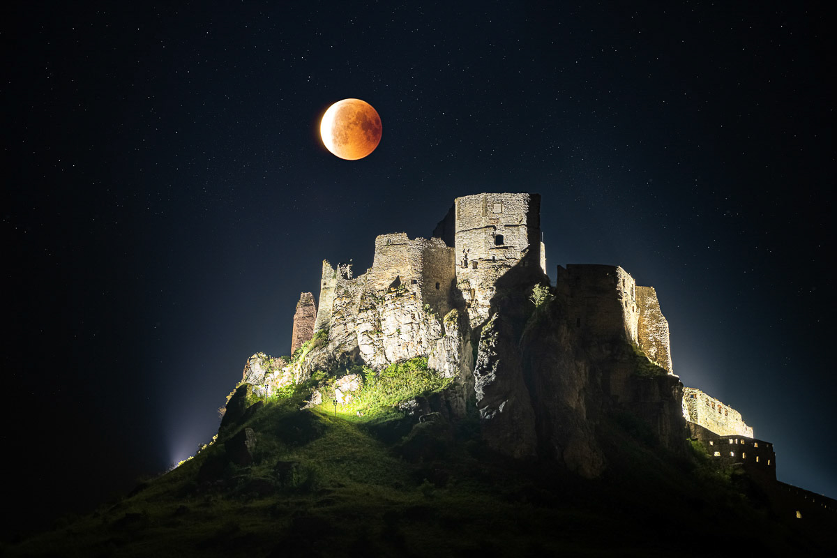 Red moon