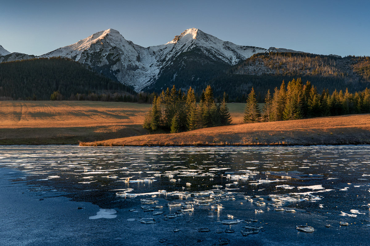 Na striebornom jazere