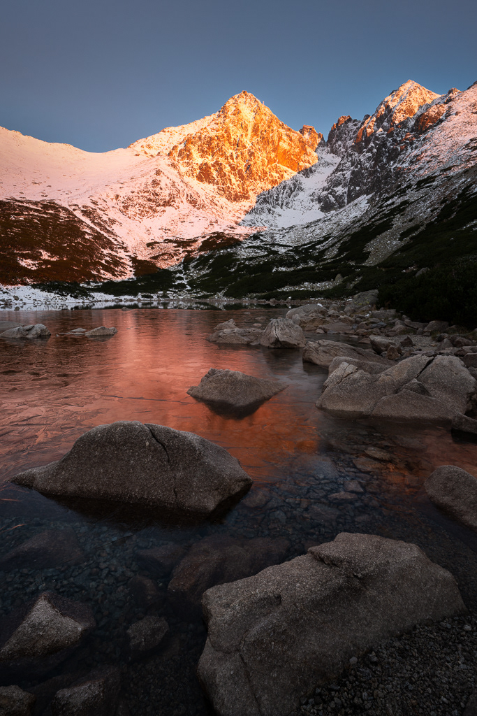 Chladné ráno na Skalnatom