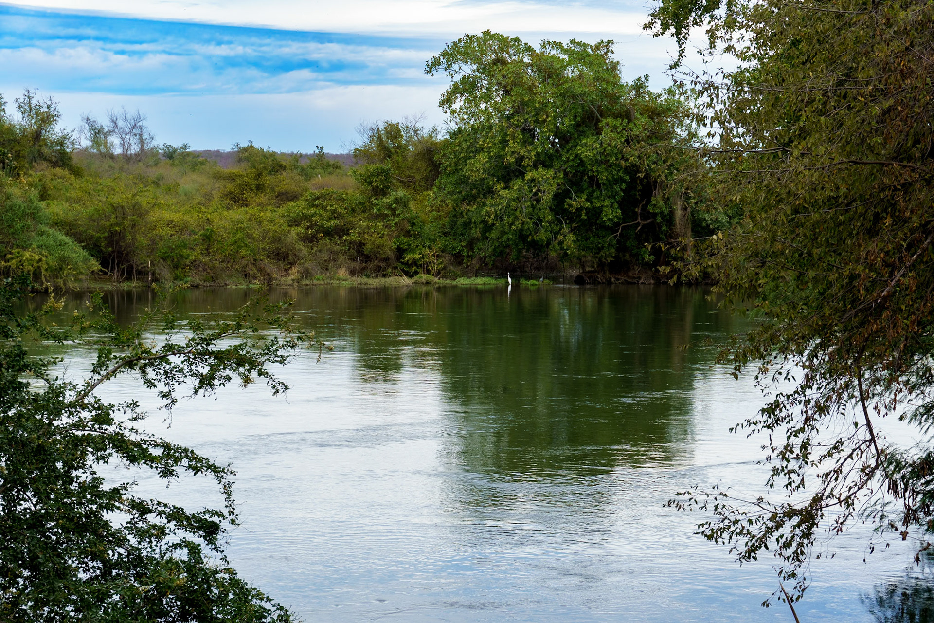 Along river walk El Fuerte