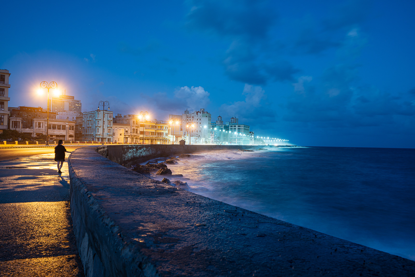 INTO THE BLUE - Cuban nights