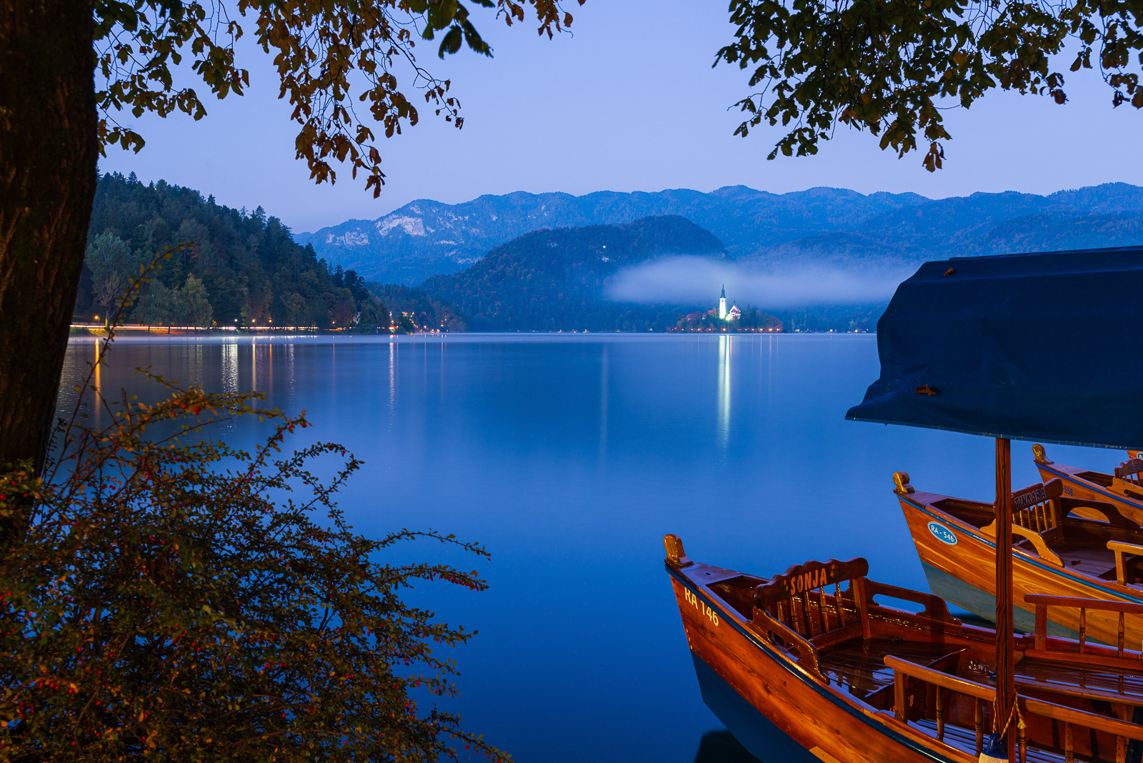 INTO THE BLUE - Resting boats