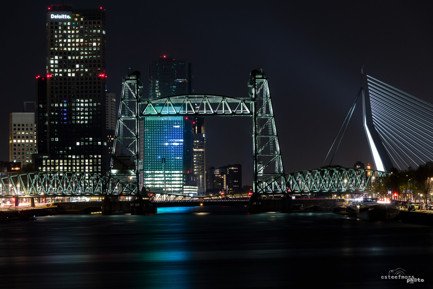 The Hef and Erasmusbrug by night