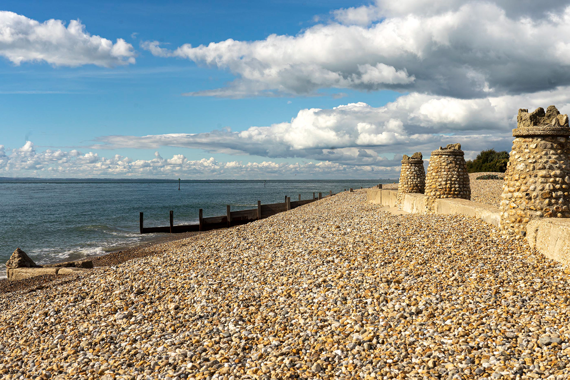 Selsey - shingles and defences